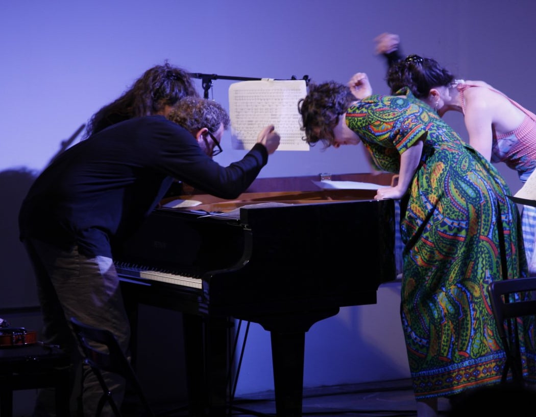 Ensemble Pamplemousse: Works by Alvin Lucier & Klaus Lang 1